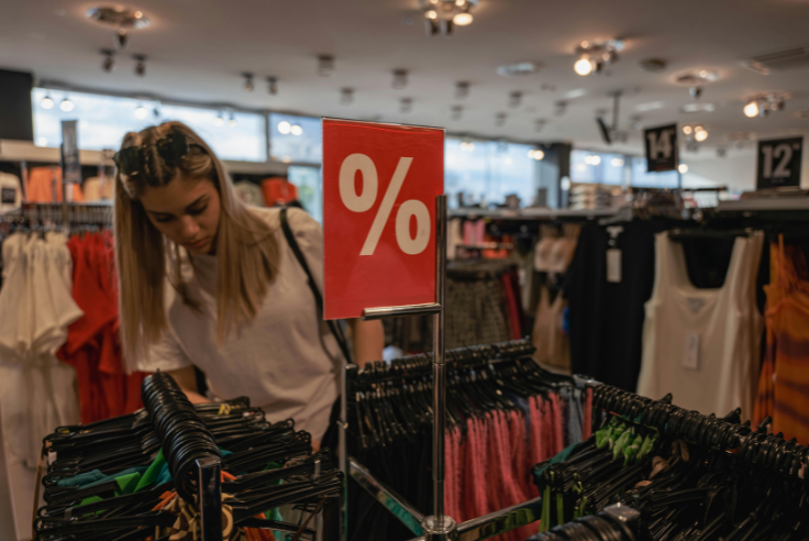 Franchises discount : comparez coûts d’entrée et rentabilité en France