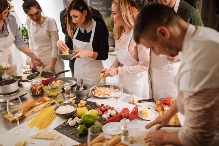 Franchises cours de cuisine à comparer pour vous lancer vite